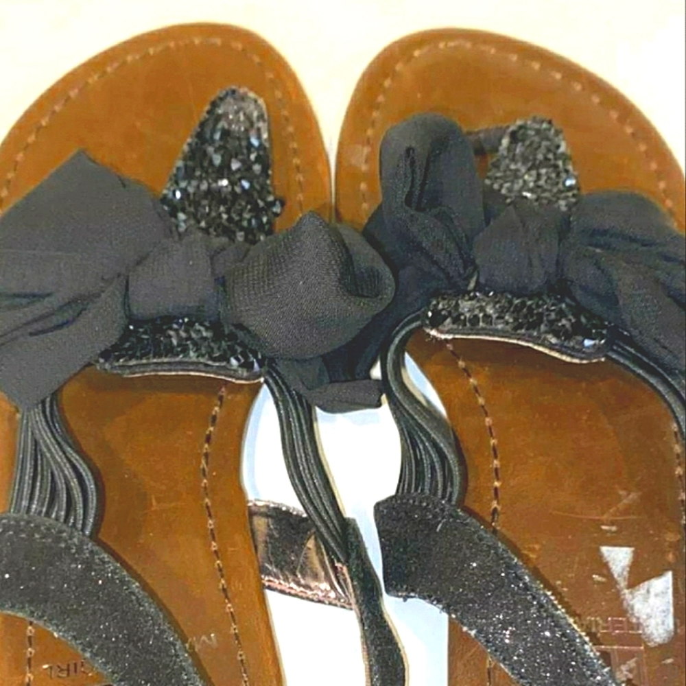 Material Girl Bow Sandals - Picture 7 of 11